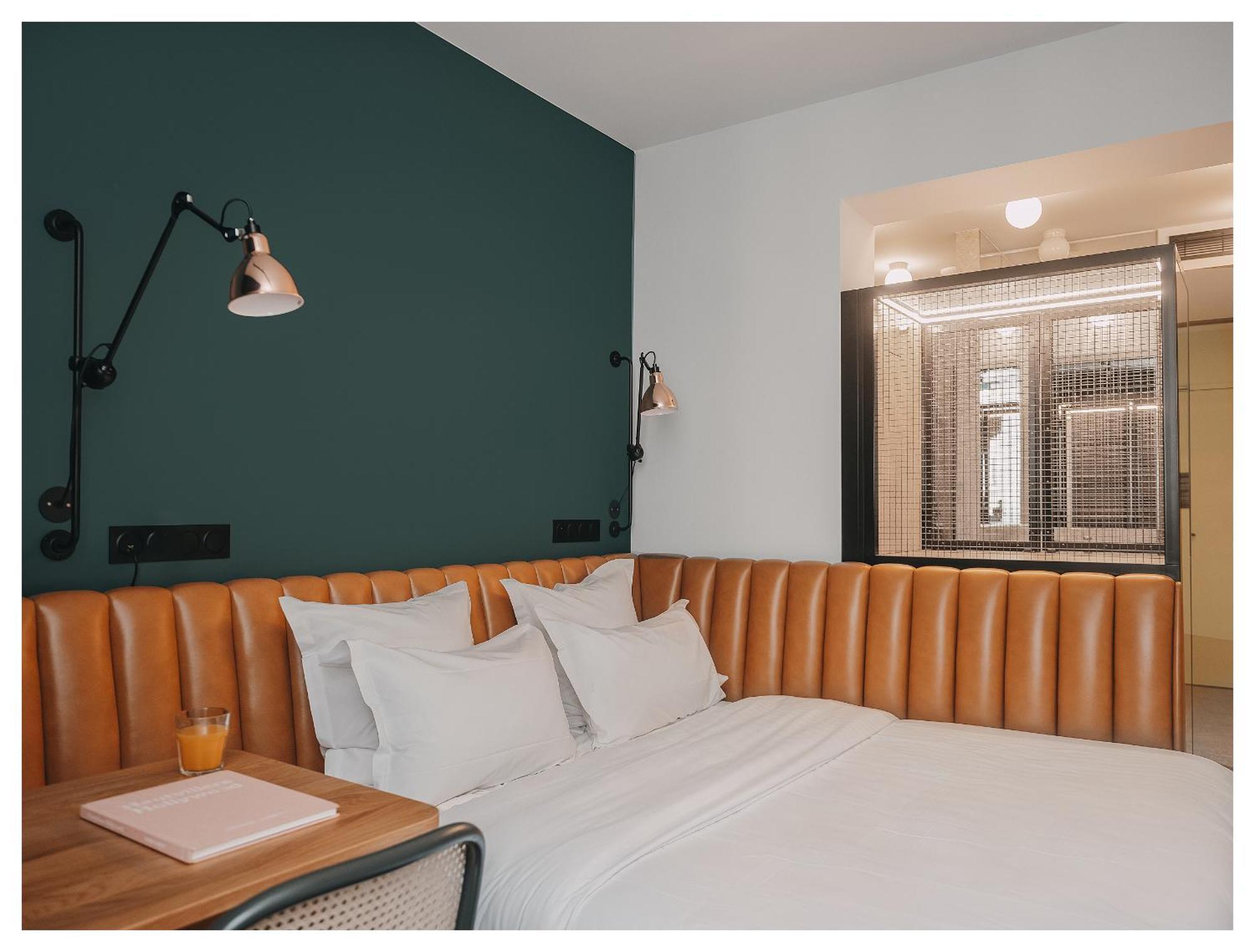 1.75 Paris Le Charme Hotel Exterior photo